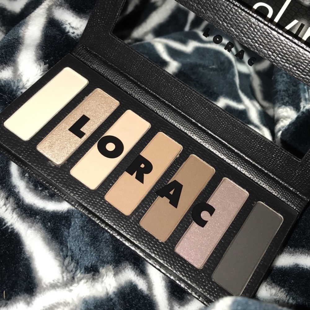 - lorac - skinny black palette -